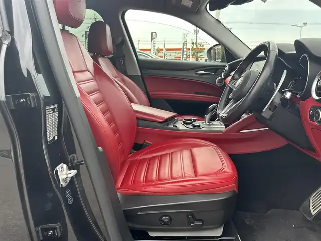 アルファロメオ ステルヴィオ ファーストエディション 滋賀県 2018(平30)年 4.9万km 黒 レザーシート/シートヒーター/AppleCarPlay/Harman/Kardonサウンド/電動リアゲート/ディスプレイオーディオ/BT/USB/AUX/ACC/BSM/LKA/純正20インチAW/ステアリングヒーター