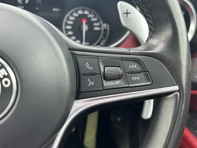 アルファロメオ ステルヴィオ ファーストエディション 滋賀県 2018(平30)年 4.9万km 黒 レザーシート/シートヒーター/AppleCarPlay/Harman/Kardonサウンド/電動リアゲート/ディスプレイオーディオ/BT/USB/AUX/ACC/BSM/LKA/純正20インチAW/ステアリングヒーター