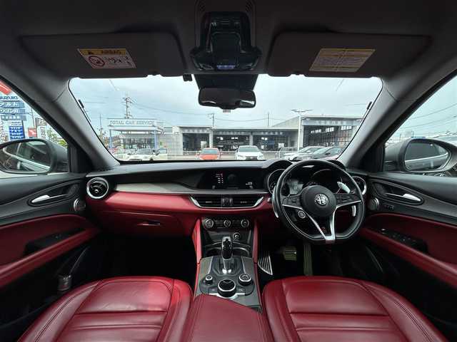 アルファロメオ ステルヴィオ ファーストエディション 千葉県 2018(平30)年 4.9万km 黒 レザーシート/シートヒーター/AppleCarPlay/Harman/Kardonサウンド/電動リアゲート/ディスプレイオーディオ/BT/USB/AUX/ACC/BSM/LKA/純正20インチAW/ステアリングヒーター