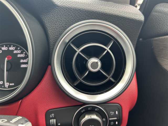 アルファロメオ ステルヴィオ ファーストエディション 千葉県 2018(平30)年 4.9万km 黒 レザーシート/シートヒーター/AppleCarPlay/Harman/Kardonサウンド/電動リアゲート/ディスプレイオーディオ/BT/USB/AUX/ACC/BSM/LKA/純正20インチAW/ステアリングヒーター