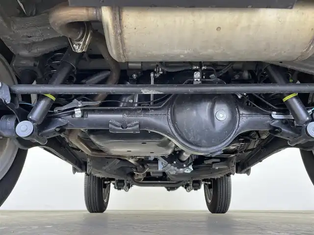 スズキ ジムニー XC 大分県 2024(令6)年 1.1万km ブルーイッシュブラックパール3 ワンオーナー/スズキセーフティーサポート/・衝突軽減ブレーキ/・車線逸脱警報/・ふらつき警報/・ハイビームアシスト/純正ナビ/（Bluetooth/CD/DVD/フルセグ）/社外ステアリング/茶革調シートカバー/前後ドライブレコーダー/４WD/ダウンヒルアシスト/ビルトインETC/クルーズコントロール/前席シートヒーター/ステアリングスイッチ/電動格納ミラー/プッシュスタート/スマートキー/純正フロアマット