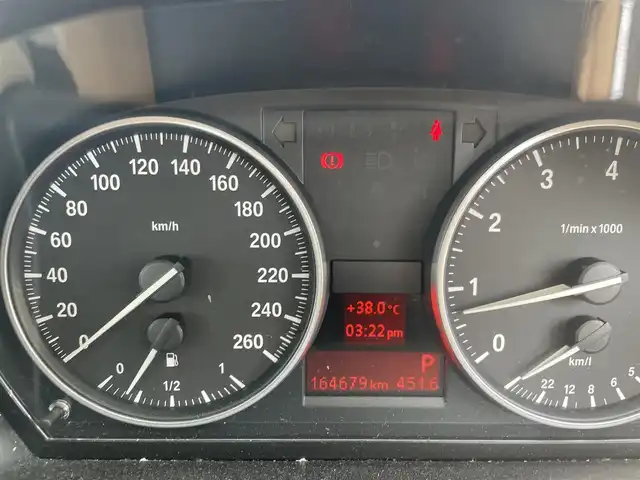 ＢＭＷ Ｘ１ 滋賀県 2011(平23)年 16.5万km 白 サンルーフ/レザーシート（ベージュ)/パワーシート(D/N席)/社外ナビ/Bカメラ/TV/BT/USB/ドラレコ/ルームミラーETC