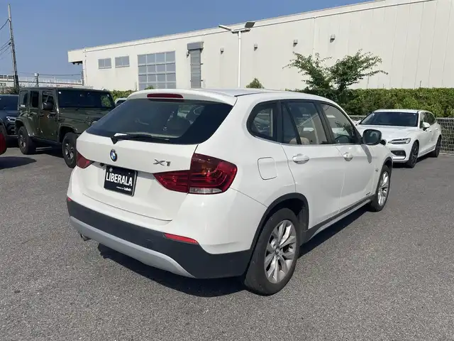 ＢＭＷ Ｘ１ 滋賀県 2011(平23)年 16.5万km 白 サンルーフ/レザーシート（ベージュ)/パワーシート(D/N席)/社外ナビ/Bカメラ/TV/BT/USB/ドラレコ/ルームミラーETC