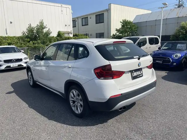 ＢＭＷ Ｘ１ 滋賀県 2011(平23)年 16.5万km 白 サンルーフ/レザーシート（ベージュ)/パワーシート(D/N席)/社外ナビ/Bカメラ/TV/BT/USB/ドラレコ/ルームミラーETC