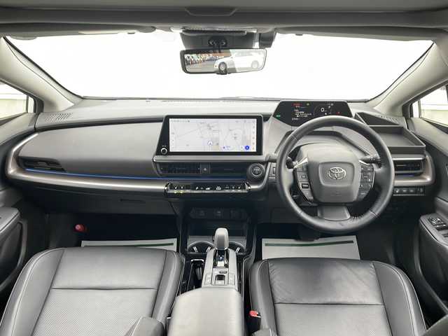 トヨタ プリウス Z 山形県 2023(令5)年 2.8万km プラチナホワイトパールマイカ パノラマルーフ/純正12.3型ディスプレイオーディオ/(AM/FM/AppleCarPlay/Miracast対応)/フルセグTV/パワーバックドア/ビルトインETC2.0/レーダークルーズコントロール/クリアランスソナー/セーフティセンス/・プリクラッシュセーフティ/・緊急時操舵支援/・フロントクロストラフィックアラート/・レーンチェンジアシスト/・レーントレーシングアシスト/・レーンディパーチャーアラート/・オートマチックハイビーム/・ロードサインアシスト/・ドライバー異常時対応システム/・プロアクティブドライビングアシスト/・発進遅れ告知機能/ブラインドスポットモニター/トヨタチームメイト(アドバンストパーク)/パーキングサポートブレーキ/デジタルインナーミラー/LEDヘッドランプ/合皮巻きステアリング/ステアリングヒーター/前席シートヒーター/ベンチレーション/運転席メモリー付パワーシート/純正19インチアルミホイール/スマートエントリー/スタートシステム/禁煙車