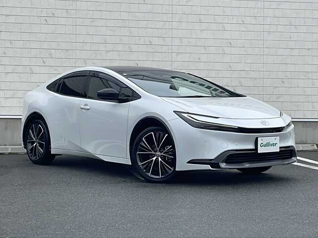 トヨタ プリウス Z 山形県 2023(令5)年 2.8万km プラチナホワイトパールマイカ パノラマルーフ/純正12.3型ディスプレイオーディオ/(AM/FM/AppleCarPlay/Miracast対応)/フルセグTV/パワーバックドア/ビルトインETC2.0/レーダークルーズコントロール/クリアランスソナー/セーフティセンス/・プリクラッシュセーフティ/・緊急時操舵支援/・フロントクロストラフィックアラート/・レーンチェンジアシスト/・レーントレーシングアシスト/・レーンディパーチャーアラート/・オートマチックハイビーム/・ロードサインアシスト/・ドライバー異常時対応システム/・プロアクティブドライビングアシスト/・発進遅れ告知機能/ブラインドスポットモニター/トヨタチームメイト(アドバンストパーク)/パーキングサポートブレーキ/デジタルインナーミラー/LEDヘッドランプ/合皮巻きステアリング/ステアリングヒーター/前席シートヒーター/ベンチレーション/運転席メモリー付パワーシート/純正19インチアルミホイール/スマートエントリー/スタートシステム/禁煙車