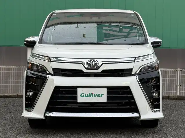 トヨタ ヴォクシー ZS 煌Ⅱ 千葉県 2020(令2)年 2.3万km ホワイトパールクリスタルシャイン ワンオーナー/10インチSDナビ（NSZN-Z68T）/　（BT/DVD/CD/AM/FM)/フルセグ/セーフティセンス/インテリジェントクリアランスソナー/クルーズコントロール/ドライブレコーダー/バックカメラ/ETC/両側パワースライドドア/スペアキー/LEDライト/取扱説明書/保証書