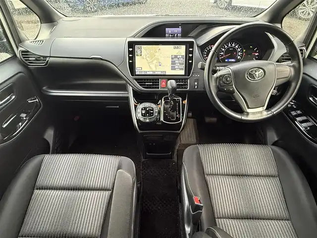 トヨタ ヴォクシー ZS 煌Ⅱ 千葉県 2020(令2)年 2.3万km ホワイトパールクリスタルシャイン ワンオーナー/10インチSDナビ（NSZN-Z68T）/　（BT/DVD/CD/AM/FM)/フルセグ/セーフティセンス/インテリジェントクリアランスソナー/クルーズコントロール/ドライブレコーダー/バックカメラ/ETC/両側パワースライドドア/スペアキー/LEDライト/取扱説明書/保証書