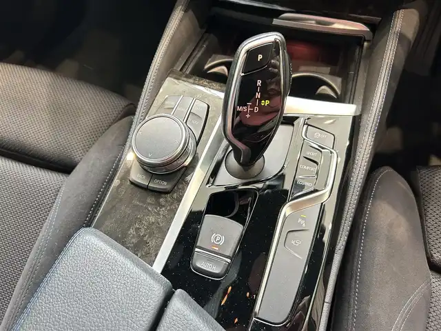 ＢＭＷ ５２３ｄ ツーリング Mスポーツ 大阪府 2018(平30)年 5.1万km サファイアブラックP HUD/インテリジェントセーフティシステム/パワーシート/シートメモリ/ACC/純正ナビ/フルセグテレビ/全方位カメラ/BSM/純正１９インチアルミホイール/LEDヘッドライト/電動リアゲート/置くだけ充電/パドルシフト/クリアランスソナー/ETC2.0/ドライブレコーダー