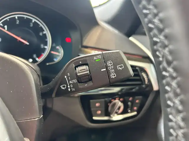 ＢＭＷ ５２３ｄ ツーリング Mスポーツ 大阪府 2018(平30)年 5.1万km サファイアブラックP HUD/インテリジェントセーフティシステム/パワーシート/シートメモリ/ACC/純正ナビ/フルセグテレビ/全方位カメラ/BSM/純正１９インチアルミホイール/LEDヘッドライト/電動リアゲート/置くだけ充電/パドルシフト/クリアランスソナー/ETC2.0/ドライブレコーダー