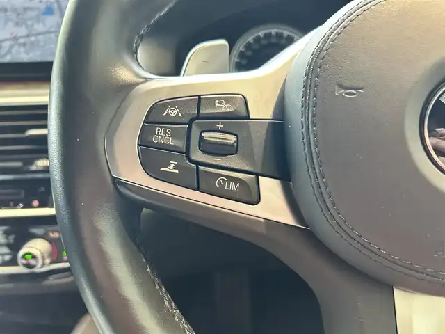 ＢＭＷ ５２３ｄ ツーリング Mスポーツ 大阪府 2018(平30)年 5.1万km サファイアブラックP HUD/インテリジェントセーフティシステム/パワーシート/シートメモリ/ACC/純正ナビ/フルセグテレビ/全方位カメラ/BSM/純正１９インチアルミホイール/LEDヘッドライト/電動リアゲート/置くだけ充電/パドルシフト/クリアランスソナー/ETC2.0/ドライブレコーダー