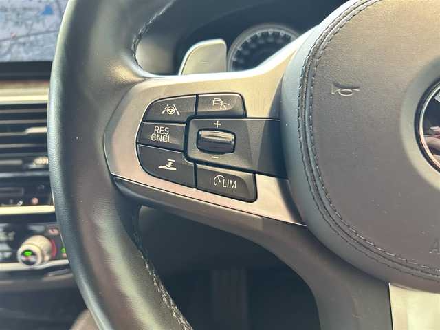 ＢＭＷ ５２３ｄ ツーリング Mスポーツ 大阪府 2018(平30)年 5.1万km サファイアブラックP HUD/インテリジェントセーフティシステム/パワーシート/シートメモリ/ACC/純正ナビ/フルセグテレビ/全方位カメラ/BSM/純正１９インチアルミホイール/LEDヘッドライト/電動リアゲート/置くだけ充電/パドルシフト/クリアランスソナー/ETC2.0/ドライブレコーダー