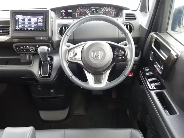 ホンダ Ｎ ＢＯＸ カスタム G L ターボ ホンダセンシング 静岡県 2020(令2)年 4.7万km プラチナホワイトパール ワンオーナー・禁煙車/車検令和9年2月まで/ゆとりのターボエンジン/ホンダセンシング/　衝突軽減ブレーキ・誤発進抑制/　後方誤発進抑制・ACC・LKA/　オートマチックハイビーム/　標識認識機能/LEDヘッドライト・フォグ/リョウガワパワースライドドア/パナソニックストラーダSDナビ/　DVD・CD・BT・USB・iPOD/　フルセグTV・Bカメラ/ビルトインETC/コムテック前後ドライブレコーダー/前席シートヒーター/パドルシフト/スマートキー2個/純正サイドカーテン/純正フロアマット・バイザー/ジュンセイマッドガード/プライバシーガラス