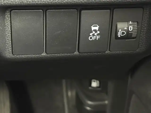 ホンダ フィット 13G Fパッケージ 愛知県 2014(平26)年 5.4万km シルバー 社外ナビ/バックモニター/ドライブレコーダー/ワンセグTV/プッシュスタート/電動格納ミラー/ETC/CD/DVD