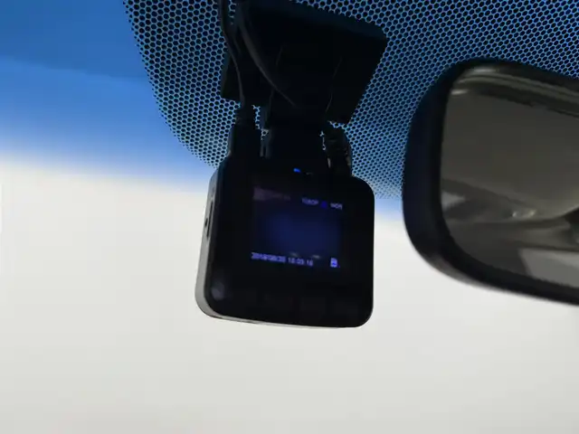 ホンダ フィット 13G Fパッケージ 愛知県 2014(平26)年 5.4万km シルバー 社外ナビ/バックモニター/ドライブレコーダー/ワンセグTV/プッシュスタート/電動格納ミラー/ETC/CD/DVD