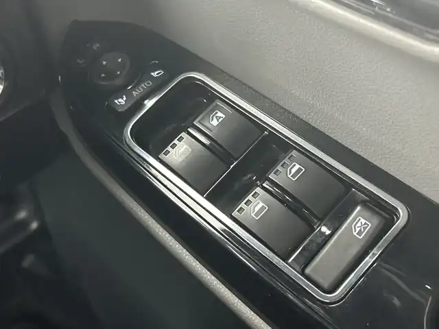 ダイハツ タント カスタム RS 愛知県 2019(令1)年 6万km シャイニングホワイトパール 禁煙車/ターボ/純正7インチナビ/（CD/DVD/Bluetooth/フルセグTV/SD)/バックカメラ/スマートアシストIII/・衝突軽減ブレーキ/・レーンキープアシスト/・オートマチックハイビーム/・クリアランスソナー/・誤発進抑制機能/ETC/ドライブレコーダー/両側パワースライドドア/アイドリングストップ/純正15インチアルミホイール/スマートキー/スペアキー1本/プッシュスタート/LEDヘッドライト/フロントフォグランプ/オートライト/純正フロアマット/ベンチシート/横滑り防止装置/オートエアコン