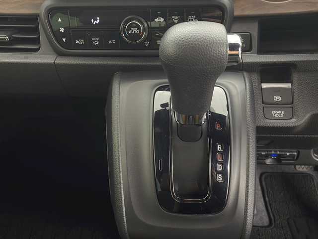 ホンダ Ｎ ＯＮＥ オリジナル スタイル+アーバン 秋田県 2023(令5)年 1.2万km ガーデングリーンM ４WD/社外SDナビ(Bluetooth/CD/DVD)/バックカメラ/ETC/クルーズコントロール/前後ドライブレコーダー/社外AW/後方コーナーセンサー/衝突被害軽減システム/カーテンエアバック/前席シートヒーター/チップアップシート/アイドリングストップ/オートライト/ハロゲンヘッドライト/スマートキー/スペアキー×２