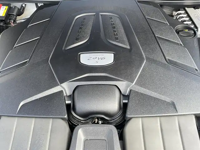 ポルシェ ポルシェ カイエン クーペ S 東京都 2020(令2)年 3.2万km 黒 パノラマルーフ/メーカーナビ/USB/Bluetoothオーディオ/360°カメラ/黒レザーシート/シートヒーター/ベンチレーション/スポーツクロノパッケージ/アダプティブエアサスペンション/コンフォートアクセル/マトリクスLEDライト/PDLS Plus/アンビエントライト/アダプティブクルーズコントロール/ブラインドスポットモニター/レーンキープ/ETC2.0