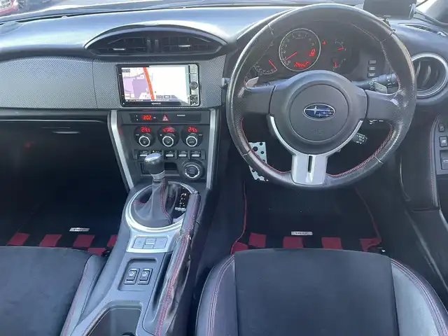 スバル ＢＲＺ S 栃木県 2015(平27)年 11.8万km クリスタルホワイトP (株)IDOMが運営する【じしゃロン宇都宮店】の自社ローン専用車両になります。こちらは現金またはオートローンご利用時の価格です。自社ローンご希望の方は別途その旨お申付け下さい/社外ナビ/フルセグ/ＥＴＣ/Ｂｌｕｅｔｏｏｔｈ/スマートキー/スペアキー/ハーフレザーシート/シートヒーター/クルーズコントロール/パドルシフト/ＨＩＤヘッドライト/オートライト