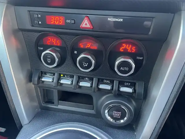 スバル ＢＲＺ S 栃木県 2015(平27)年 11.8万km クリスタルホワイトP (株)IDOMが運営する【じしゃロン宇都宮店】の自社ローン専用車両になります。こちらは現金またはオートローンご利用時の価格です。自社ローンご希望の方は別途その旨お申付け下さい/社外ナビ/フルセグ/ＥＴＣ/Ｂｌｕｅｔｏｏｔｈ/スマートキー/スペアキー/ハーフレザーシート/シートヒーター/クルーズコントロール/パドルシフト/ＨＩＤヘッドライト/オートライト