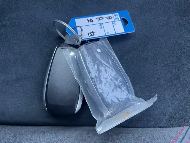 スバル ＢＲＺ S 栃木県 2015(平27)年 11.8万km クリスタルホワイトP (株)IDOMが運営する【じしゃロン宇都宮店】の自社ローン専用車両になります。こちらは現金またはオートローンご利用時の価格です。自社ローンご希望の方は別途その旨お申付け下さい/社外ナビ/フルセグ/ＥＴＣ/Ｂｌｕｅｔｏｏｔｈ/スマートキー/スペアキー/ハーフレザーシート/シートヒーター/クルーズコントロール/パドルシフト/ＨＩＤヘッドライト/オートライト