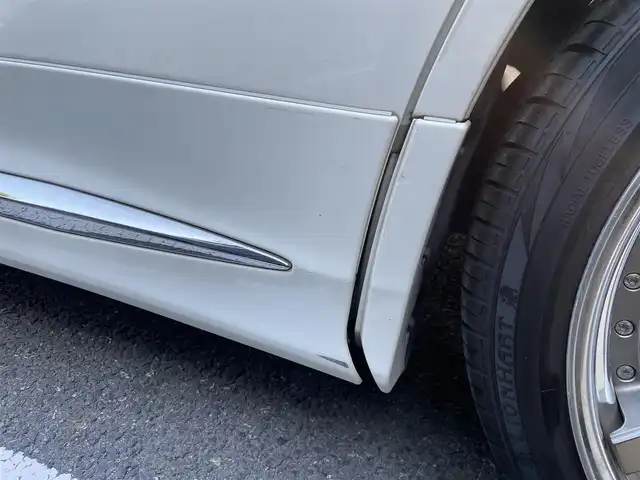 トヨタ アルファード エグゼクティブ ラウンジ 埼玉県 2015(平27)年 13万km ラグジュアリーホワイトパールクリスタルシャインガラスフレーク /4WD//Wサンルーフ//JBL純正10型メモリナビ//フルセグTV//全方位カメラ//フリップダウンモニター//CD/DVD/Bluetooth//黒レザーシート//前2席パワーシート//前2席&2列目シートヒーター//2列目エアシート//助手席&2列目オットマン//両側パワースライドドア//パワーバックドア//アダプティブクルーズコントロール//ビルトインETC//スマートキー//LEDヘッドライト//ステアリングヒーター//PCS衝突軽減ブレーキ//W.サイドエアバッグ//カーテン.ニーエアバッグ//ABS//横滑り防止装置//クリアランスソナー//オートライト/オートハイビーム//スモークフィルム//ドアバイザー//モデリスタエアロ//TEIN車高調//社外21インチAW//新車時保証書//取扱説明書//ナビ取説