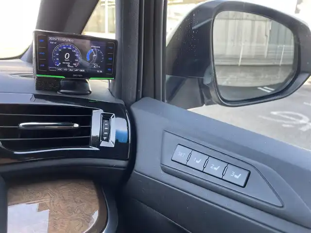 トヨタ アルファード エグゼクティブ ラウンジ 埼玉県 2015(平27)年 13万km ラグジュアリーホワイトパールクリスタルシャインガラスフレーク /4WD//Wサンルーフ//JBL純正10型メモリナビ//フルセグTV//全方位カメラ//フリップダウンモニター//CD/DVD/Bluetooth//黒レザーシート//前2席パワーシート//前2席&2列目シートヒーター//2列目エアシート//助手席&2列目オットマン//両側パワースライドドア//パワーバックドア//アダプティブクルーズコントロール//ビルトインETC//スマートキー//LEDヘッドライト//ステアリングヒーター//PCS衝突軽減ブレーキ//W.サイドエアバッグ//カーテン.ニーエアバッグ//ABS//横滑り防止装置//クリアランスソナー//オートライト/オートハイビーム//スモークフィルム//ドアバイザー//モデリスタエアロ//TEIN車高調//社外21インチAW//新車時保証書//取扱説明書//ナビ取説