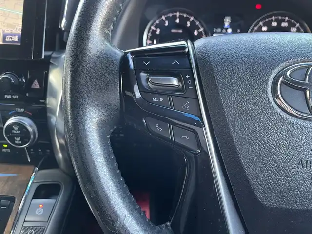 トヨタ アルファード エグゼクティブ ラウンジ 埼玉県 2015(平27)年 13万km ラグジュアリーホワイトパールクリスタルシャインガラスフレーク /4WD//Wサンルーフ//JBL純正10型メモリナビ//フルセグTV//全方位カメラ//フリップダウンモニター//CD/DVD/Bluetooth//黒レザーシート//前2席パワーシート//前2席&2列目シートヒーター//2列目エアシート//助手席&2列目オットマン//両側パワースライドドア//パワーバックドア//アダプティブクルーズコントロール//ビルトインETC//スマートキー//LEDヘッドライト//ステアリングヒーター//PCS衝突軽減ブレーキ//W.サイドエアバッグ//カーテン.ニーエアバッグ//ABS//横滑り防止装置//クリアランスソナー//オートライト/オートハイビーム//スモークフィルム//ドアバイザー//モデリスタエアロ//TEIN車高調//社外21インチAW//新車時保証書//取扱説明書//ナビ取説