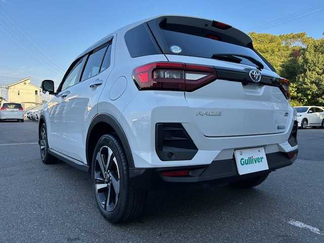 トヨタ ライズ Z 大阪府 2022(令4)年 2.2万km シャイニングホワイトパール カロッツェリア９インチナビ　/フルセグ　/Ｂｌｕｅｔｏｏｔｈ　/バックカメラ　/前席シートヒーター　/レーダークルーズコントロール　/前後ドライブレコーダー　/ビルトインＥＴＣ　/フロアーマット　/サイドバイザー　/ＬＥＤヘッドライト