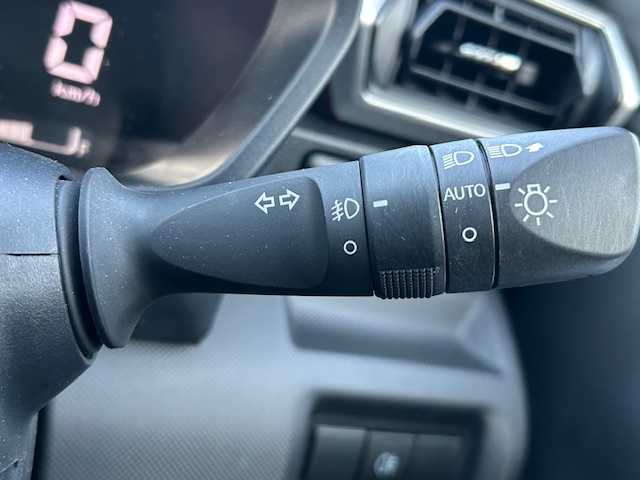 トヨタ ライズ Z 大阪府 2022(令4)年 2.2万km シャイニングホワイトパール カロッツェリア９インチナビ　/フルセグ　/Ｂｌｕｅｔｏｏｔｈ　/バックカメラ　/前席シートヒーター　/レーダークルーズコントロール　/前後ドライブレコーダー　/ビルトインＥＴＣ　/フロアーマット　/サイドバイザー　/ＬＥＤヘッドライト