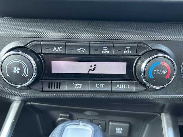 トヨタ ライズ Z 大阪府 2022(令4)年 2.2万km シャイニングホワイトパール カロッツェリア９インチナビ　/フルセグ　/Ｂｌｕｅｔｏｏｔｈ　/バックカメラ　/前席シートヒーター　/レーダークルーズコントロール　/前後ドライブレコーダー　/ビルトインＥＴＣ　/フロアーマット　/サイドバイザー　/ＬＥＤヘッドライト