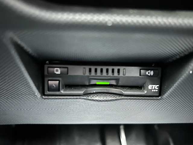 トヨタ ライズ Z 大阪府 2022(令4)年 2.2万km シャイニングホワイトパール カロッツェリア９インチナビ　/フルセグ　/Ｂｌｕｅｔｏｏｔｈ　/バックカメラ　/前席シートヒーター　/レーダークルーズコントロール　/前後ドライブレコーダー　/ビルトインＥＴＣ　/フロアーマット　/サイドバイザー　/ＬＥＤヘッドライト