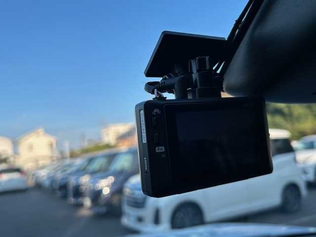 トヨタ ライズ Z 大阪府 2022(令4)年 2.2万km シャイニングホワイトパール カロッツェリア９インチナビ　/フルセグ　/Ｂｌｕｅｔｏｏｔｈ　/バックカメラ　/前席シートヒーター　/レーダークルーズコントロール　/前後ドライブレコーダー　/ビルトインＥＴＣ　/フロアーマット　/サイドバイザー　/ＬＥＤヘッドライト