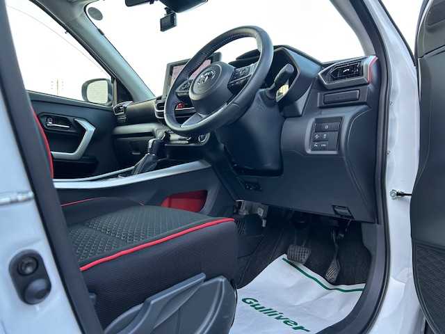 トヨタ ライズ Z 大阪府 2022(令4)年 2.2万km シャイニングホワイトパール カロッツェリア９インチナビ　/フルセグ　/Ｂｌｕｅｔｏｏｔｈ　/バックカメラ　/前席シートヒーター　/レーダークルーズコントロール　/前後ドライブレコーダー　/ビルトインＥＴＣ　/フロアーマット　/サイドバイザー　/ＬＥＤヘッドライト