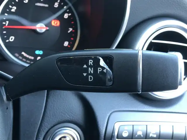 メルセデス・ベンツ Ｃ２００ アバンギャルド AMGライン 愛知県 2019(平31)年 2.1万km エメラルドグリーン 純正ナビ/（Bluetooth/フルセグTV/USB/SD）/バックカメラ/ETC2.0/ACC/BSM/パワーシート/シートヒーター/パドルシフト/メモリシート/エアサス/レザーシート/オートライト/スマートキー/プッシュスタート/電子パーキング/オートホールド/電動格納ミラー/純正LEDライト/純正18インチAMGAW