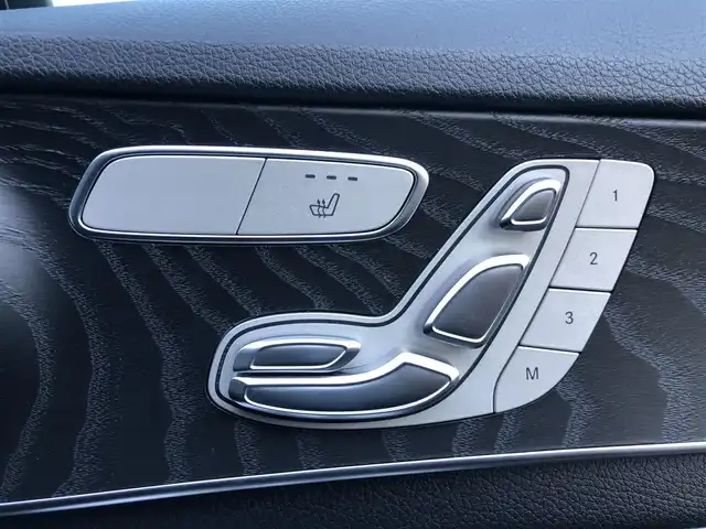 メルセデス・ベンツ Ｃ２００ アバンギャルド AMGライン 愛知県 2019(平31)年 2.1万km エメラルドグリーン 純正ナビ/（Bluetooth/フルセグTV/USB/SD）/バックカメラ/ETC2.0/ACC/BSM/パワーシート/シートヒーター/パドルシフト/メモリシート/エアサス/レザーシート/オートライト/スマートキー/プッシュスタート/電子パーキング/オートホールド/電動格納ミラー/純正LEDライト/純正18インチAMGAW