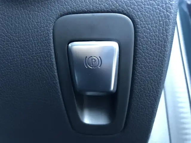 メルセデス・ベンツ Ｃ２００ アバンギャルド AMGライン 愛知県 2019(平31)年 2.1万km エメラルドグリーン 純正ナビ/（Bluetooth/フルセグTV/USB/SD）/バックカメラ/ETC2.0/ACC/BSM/パワーシート/シートヒーター/パドルシフト/メモリシート/エアサス/レザーシート/オートライト/スマートキー/プッシュスタート/電子パーキング/オートホールド/電動格納ミラー/純正LEDライト/純正18インチAMGAW