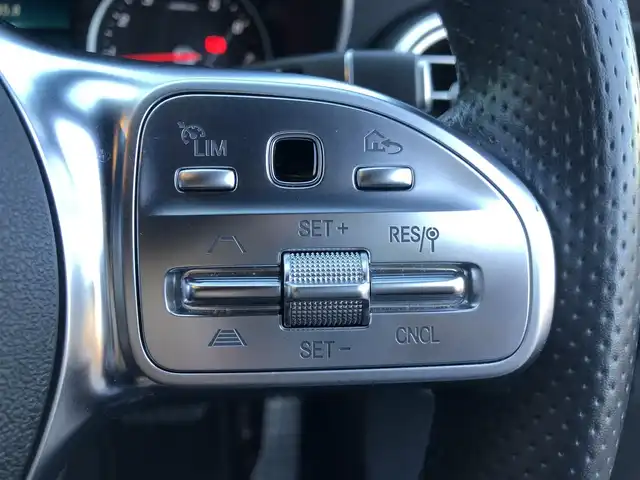 メルセデス・ベンツ Ｃ２００ アバンギャルド AMGライン 愛知県 2019(平31)年 2.1万km エメラルドグリーン 純正ナビ/（Bluetooth/フルセグTV/USB/SD）/バックカメラ/ETC2.0/ACC/BSM/パワーシート/シートヒーター/パドルシフト/メモリシート/エアサス/レザーシート/オートライト/スマートキー/プッシュスタート/電子パーキング/オートホールド/電動格納ミラー/純正LEDライト/純正18インチAMGAW