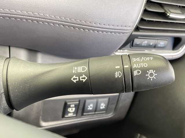 日産 セレナ e－パワー ハイウェイスター V 栃木県 2022(令4)年 1.4万km ブリリアントホワイトパール 純正ナビ/（CD/DVD/フルセグ/bluetooth/MSV/SD）　/禁煙車　/全方位カメラ　/プロパイロット　/コーナーセンサー　/両側パワースライドドア　/オートライト　/ＬＥＤヘッドライト　/フォグランプ　/スマートキー　/プッシュスタート　/ステアリングスイッチ/革巻きステアリング/ウインカーミラー/電動格納ミラー/純正アルミホイール/社外フロアマット