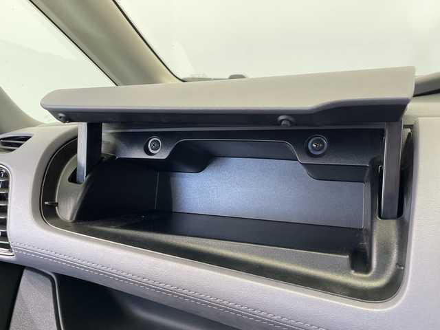 日産 セレナ e－パワー ハイウェイスター V 栃木県 2022(令4)年 1.4万km ブリリアントホワイトパール 純正ナビ/（CD/DVD/フルセグ/bluetooth/MSV/SD）　/禁煙車　/全方位カメラ　/プロパイロット　/コーナーセンサー　/両側パワースライドドア　/オートライト　/ＬＥＤヘッドライト　/フォグランプ　/スマートキー　/プッシュスタート　/ステアリングスイッチ/革巻きステアリング/ウインカーミラー/電動格納ミラー/純正アルミホイール/社外フロアマット