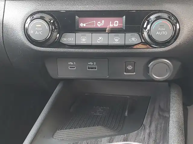 日産 オーラ G レザーエディション 東京都 2025(令7)年 0.2万km 黒 プロパイロット/純正ナビ/アラウンドビューモニター/フルセグ/ビルトインETC2.0/ドライブレコーダー/BOSEスピーカー/ワイヤレス充電/レザーシート/パワーシート/インテリジェントルームミラー/エマージェンシーブレーキ/レーンキープアシスト/ブラインドスポットモニター/コーナーセンサー/LEDヘッドライト