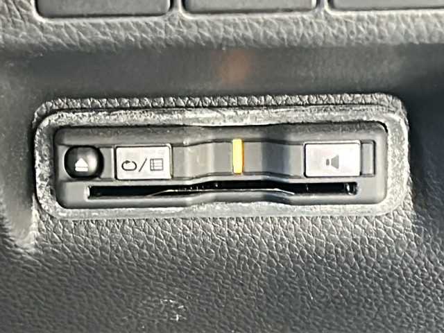 ホンダ ステップワゴン スパーダ eHEV 広島県 2023(令5)年 4.9万km プラチナホワイトパール 禁煙/ホンダセンシング/●衝突軽減ブレーキ（CMBS）/●誤発進抑制機能/●後方誤発進抑制機能/●近距離衝突軽減ブレーキ/●歩行者事故低減ステアリング/●路外逸脱抑制機能/●渋滞追従機能付アダプティブクルーズコントロール（ACC）/●車線維持支援システム（LKAS）/●トラフィックジャムアシスト（渋滞運転支援機能）/●先行車発進お知らせ機能●標識認識機能/●オートハイビーム/●アダプティブドライビングビーム/BSi/コーナーセンサー/純正11.4型ナビ（LXM-237VFi）/・フルセグ/CD/DVD/SD/MusicRack/BT/スマホ連携/バックカメラ/両側パワースライドドア/パワーテールゲート/減速セレクター/電動パーキングブレーキ/オートブレーキホールド/前席シートヒーター/コンビシート/オットマン/LEDアクティブコーナリングライト/フォグランプ/LEDシーケンシャルターンランプ/トリプルゾーンエアコン/スマートキー/プッシュスタート/スペアキー/ETC2.0/ドアバイザー/AC100V100W電源（トランクパネル内）