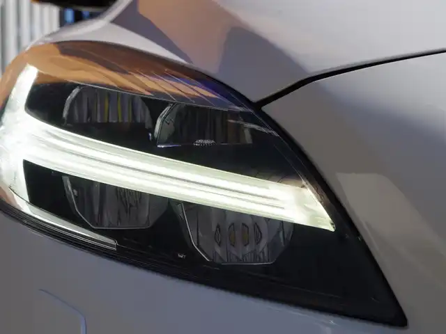 ボルボ Ｖ４０ D4 ダイナミックエディション 埼玉県 2018(平30)年 4.1万km 白 特別仕様車/メーカー純正ナビ/バックカメラ/アダプティブクルーズコントロール/インテリセーフ/パークセンサー/ブラインドスポットモニター/シートメモリー機能/ドラレコ/ETC