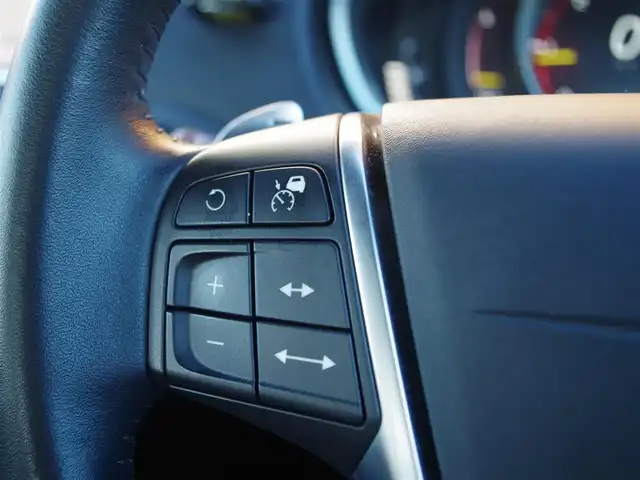 ボルボ Ｖ４０ D4 ダイナミックエディション 埼玉県 2018(平30)年 4.1万km 白 特別仕様車/メーカー純正ナビ/バックカメラ/アダプティブクルーズコントロール/インテリセーフ/パークセンサー/ブラインドスポットモニター/シートメモリー機能/ドラレコ/ETC