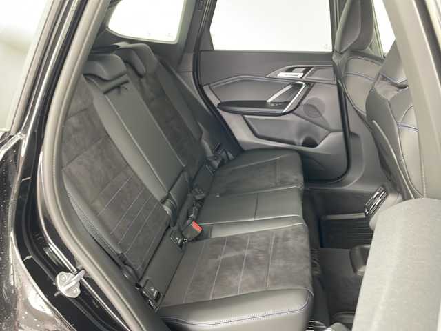 ＢＭＷ ＢＭＷ Ｘ１ xDrive 20d Mスポーツ 道央・札幌 2024(令6)年 0.4万km サファイアブラックP ワンオーナー　/４ＷＤ　ディーゼル車/メーカーHDDナビ　/AppleCarPlay　AndroidAuto/バックモニター　バックカメラ/パノラミックビューモニター　全周囲カメラ/ヘッドアップディスプレイ/ETC/警告機能/ ・正面衝突警告/ ・車線逸脱警告/ ・車線変更警告/ ・側面衝突警告/ ・降車警告/ ・運転注意力モニター/ ・制限速度超過警告/走行支援機能/ ・制限速度アシスト/ ・経路追従制御/ ・車間距離維持システム/ ・車線変更アシスト/ ・Assisted Driving Plus/ ・ヒルディセントコントロール/パドルシフト/前席パワーシート　シートヒーター/運転席シートメモリ/アンビエントライト/オートエアコン/置くだけ充電機能/クリアランスソナー/ブラインドスポットモニター/アダプティブクルーズコントロール/プッシュスタート/スマートキー/純正アルミホイール