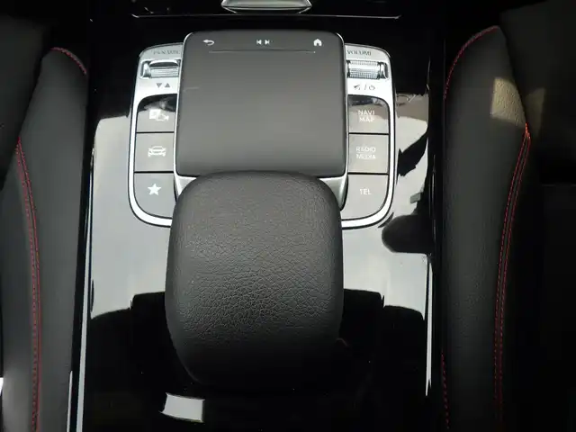 メルセデス・ベンツ ＣＬＡ２００ｄ Sブレーク AMGライン 千葉県 2020(令2)年 4.7万km コスモスブラック アクティブブレーキアシスト/レーンチェンジアシスト/ブラインドスポットアシスト/アテンションアシスト/ディストロニック/パワーバックドア/純正ナビ/地デジTV/【Bluetooth接続】/バックカメラ/リバース連動ドアミラー（左）/ワイヤレス充電/前席パワーシート/シートヒーター/ハーフレザーシート/革巻きステアリング/ステアリングスイッチ/パドルシフト/ETC（2.0）/LEDヘッドライト/ウインカーミラー/パークトロニック/18インチアルミホイル/サイド/カーテンエアバッグ/キーレスゴー