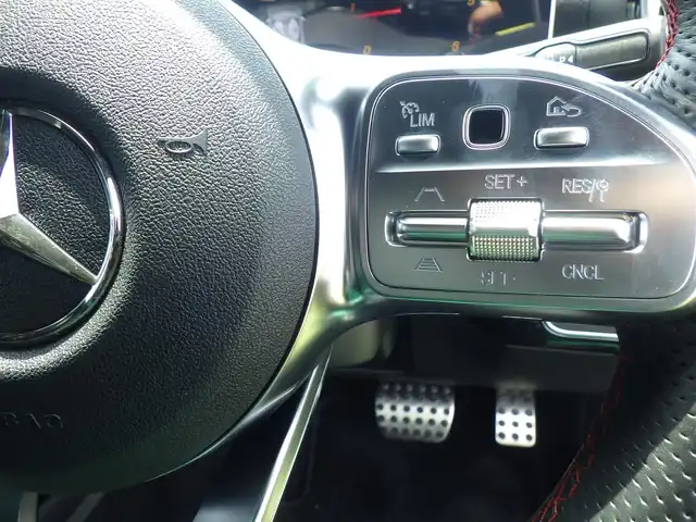 メルセデス・ベンツ ＣＬＡ２００ｄ Sブレーク AMGライン 千葉県 2020(令2)年 4.7万km コスモスブラック アクティブブレーキアシスト/レーンチェンジアシスト/ブラインドスポットアシスト/アテンションアシスト/ディストロニック/パワーバックドア/純正ナビ/地デジTV/【Bluetooth接続】/バックカメラ/リバース連動ドアミラー（左）/ワイヤレス充電/前席パワーシート/シートヒーター/ハーフレザーシート/革巻きステアリング/ステアリングスイッチ/パドルシフト/ETC（2.0）/LEDヘッドライト/ウインカーミラー/パークトロニック/18インチアルミホイル/サイド/カーテンエアバッグ/キーレスゴー