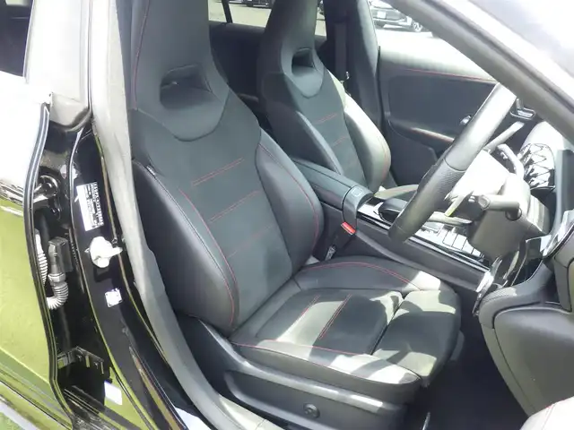 メルセデス・ベンツ ＣＬＡ２００ｄ Sブレーク AMGライン 千葉県 2020(令2)年 4.7万km コスモスブラック アクティブブレーキアシスト/レーンチェンジアシスト/ブラインドスポットアシスト/アテンションアシスト/ディストロニック/パワーバックドア/純正ナビ/地デジTV/【Bluetooth接続】/バックカメラ/リバース連動ドアミラー（左）/ワイヤレス充電/前席パワーシート/シートヒーター/ハーフレザーシート/革巻きステアリング/ステアリングスイッチ/パドルシフト/ETC（2.0）/LEDヘッドライト/ウインカーミラー/パークトロニック/18インチアルミホイル/サイド/カーテンエアバッグ/キーレスゴー
