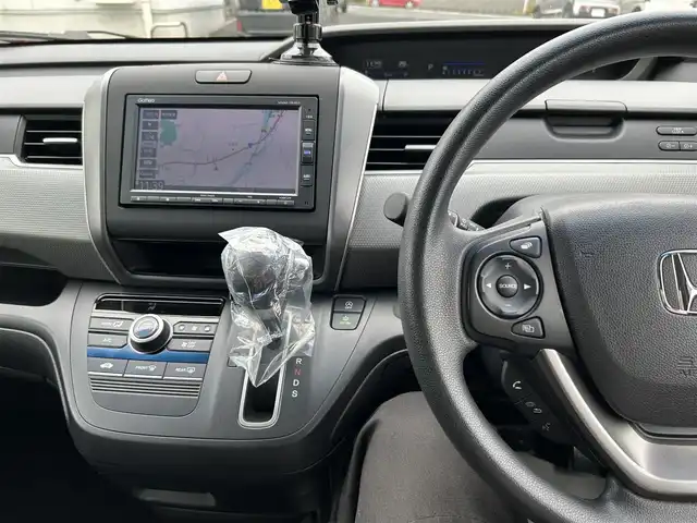 ホンダ フリード＋ G 長崎県 2018(平30)年 3.8万km プレミアムクリスタルレッドM ディーラーオプションナビ/ビルトインETC/片側パワースライドドア/前方ドライブレコーダー/バックカメラ/プッシュスタート/スマートキー/純正フロアマット/ドアバイザー/スペアキー１本