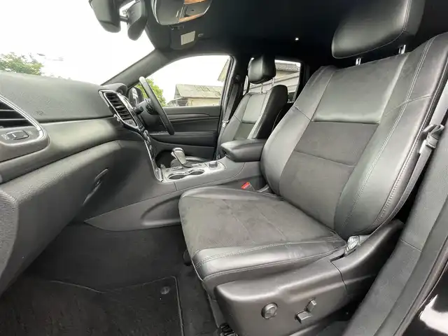 クライスラー・ジープ ジープ グランドチェロキー アルティテュード 栃木県 2019(令1)年 4.9万km 黒 ワンオーナー /AppleCarPlay/ハーフレザー /スマートキー/パワーシート /シートヒーター /ナビ/フルセグTV/F/S/Rカメラ/パークセンス/クルーズコントロール/エアサスペンション/DAC/キセノンヘッドライト/オートライト